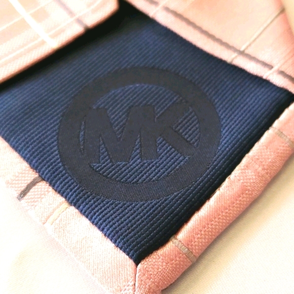 Michael Kors Pink Tie - Picture 6 of 8